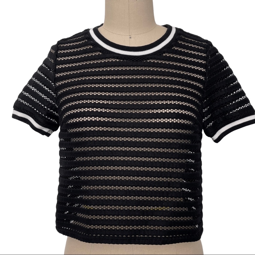 Forever 21 crop top knit shirt